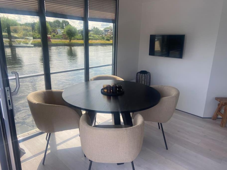 La Mare Houseboat Otel Nederhorst den Berg Dış mekan fotoğraf