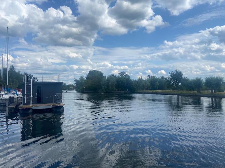 La Mare Houseboat Otel Nederhorst den Berg Dış mekan fotoğraf